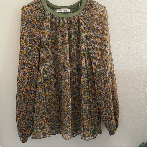 Zara Ditsy Floral Pleated Chiffon Effect Balloon Sleeve Top Size S - Picture 3 of 11